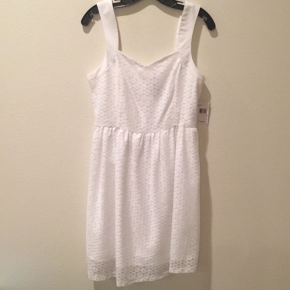 White Lace Kenzie Sweetheart Dress - NWT - Picture 1 of 3